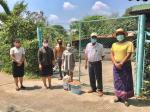 ลงพื้นที่แจกถุงยังชีพให้กับผู้สัมผัสเสี่ยงสูงโรคโควิด-19...